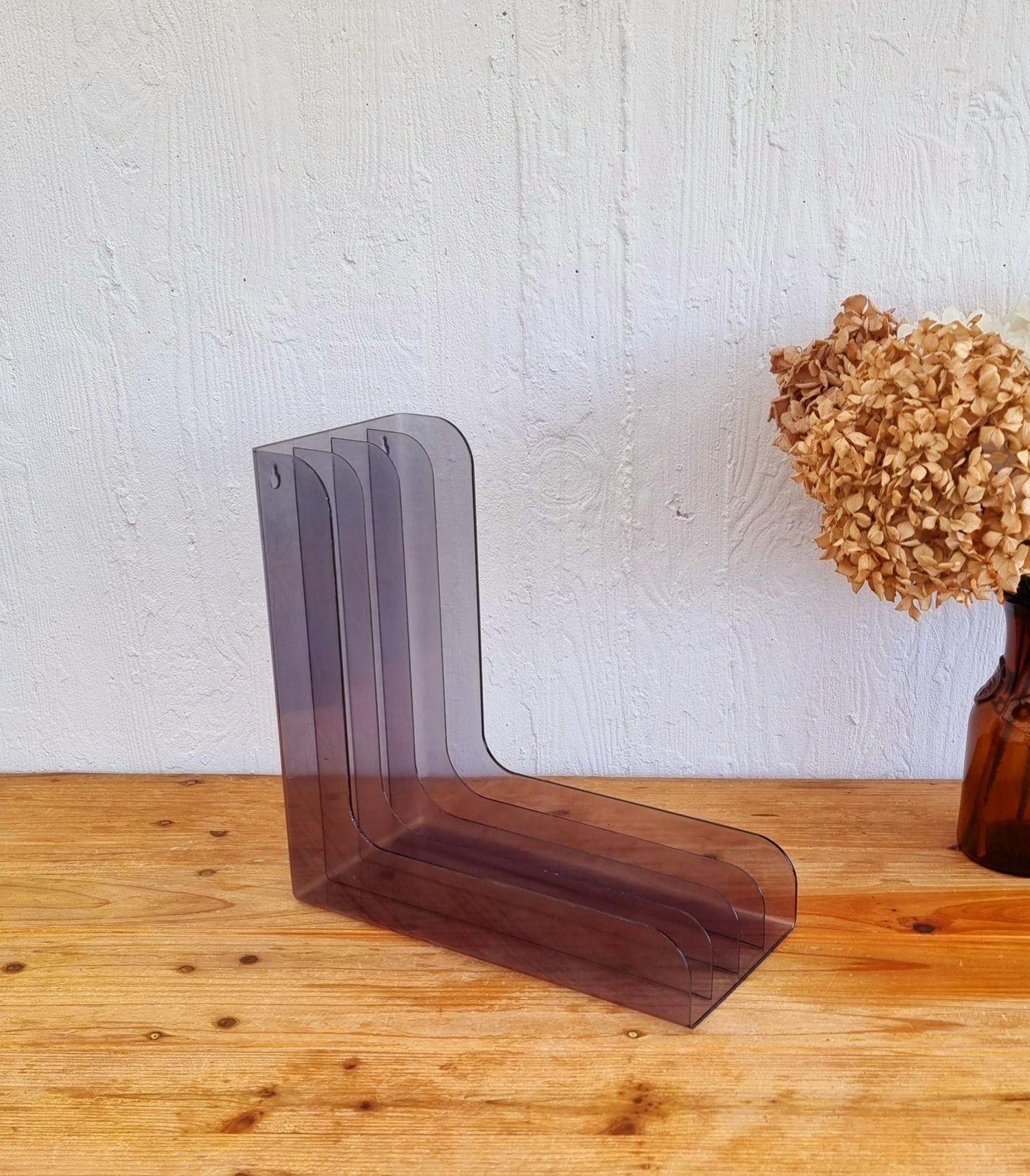 porte vinyles plexiglass fumé années 70 33x32,5 cm