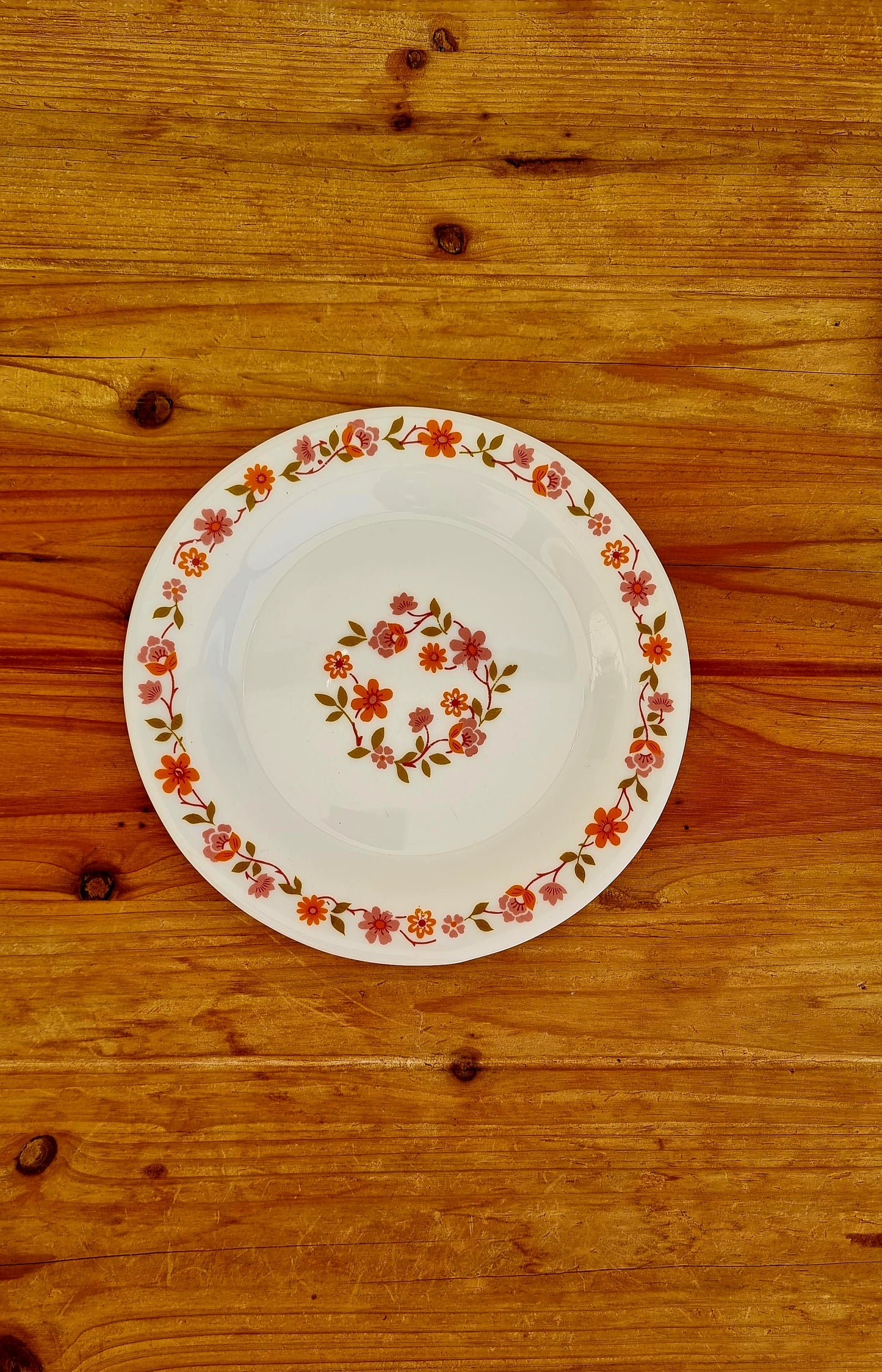 lot 4 assiettes à dessert Arcopal Scania décor fleurs orange années 70