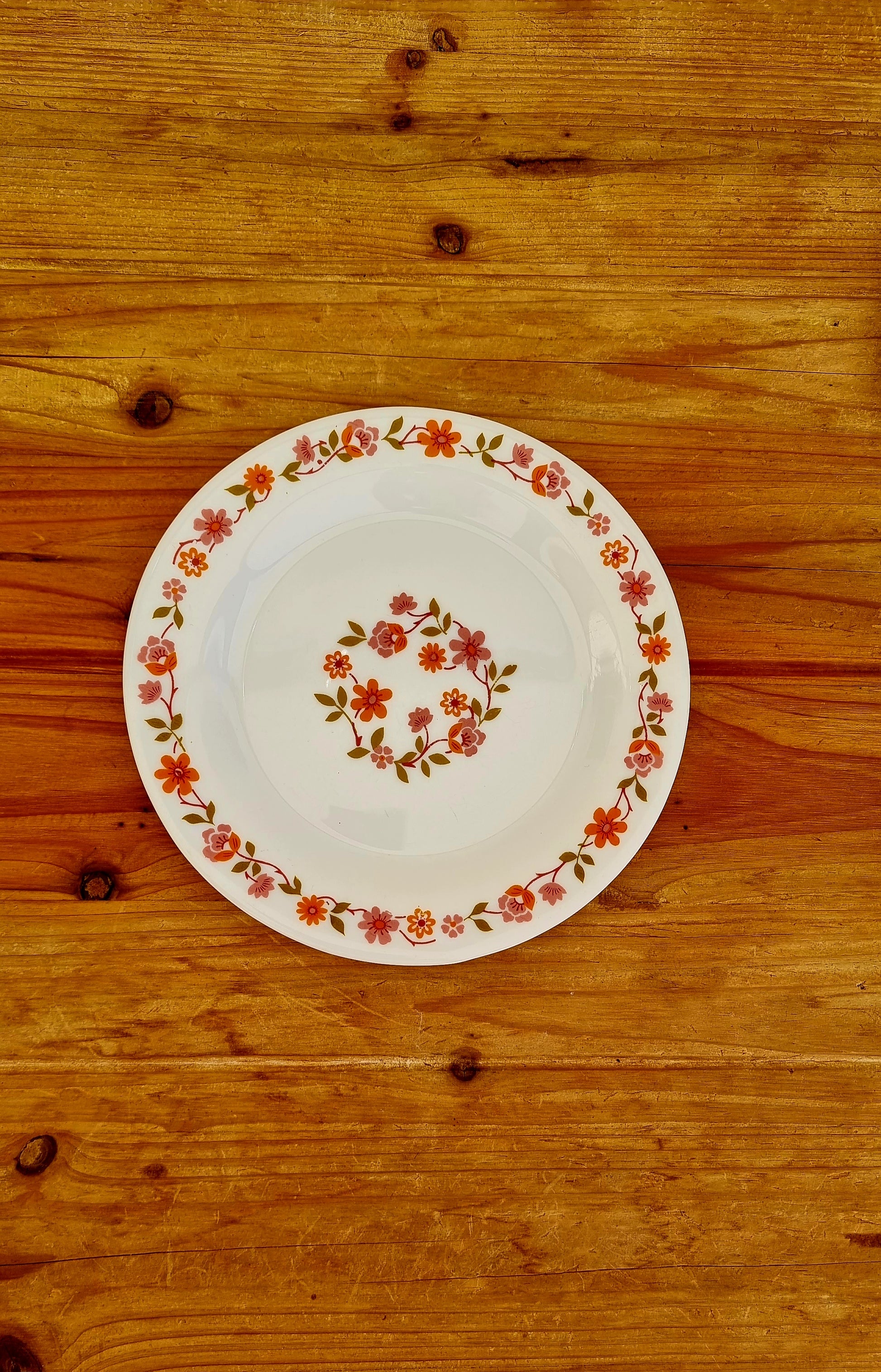 lot 4 assiettes à dessert Arcopal Scania décor fleurs orange années 70