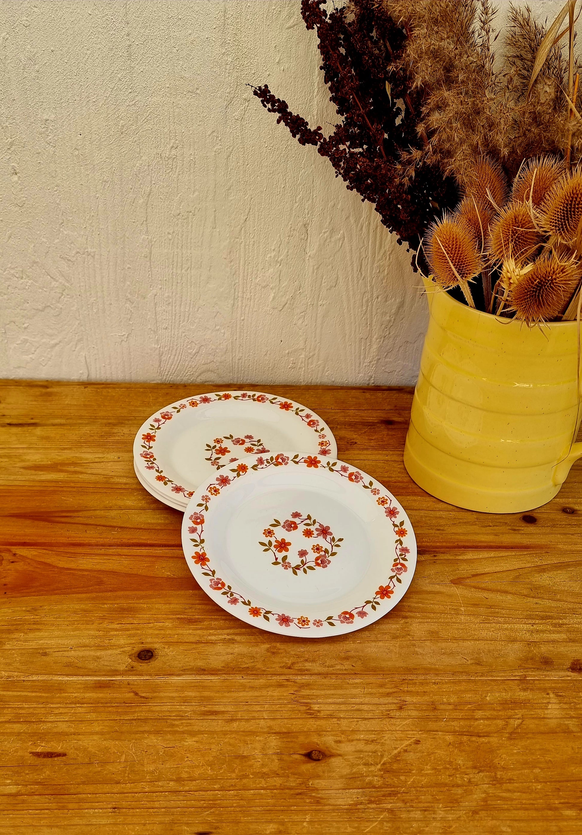 lot 4 assiettes à dessert Arcopal Scania décor fleurs orange années 70