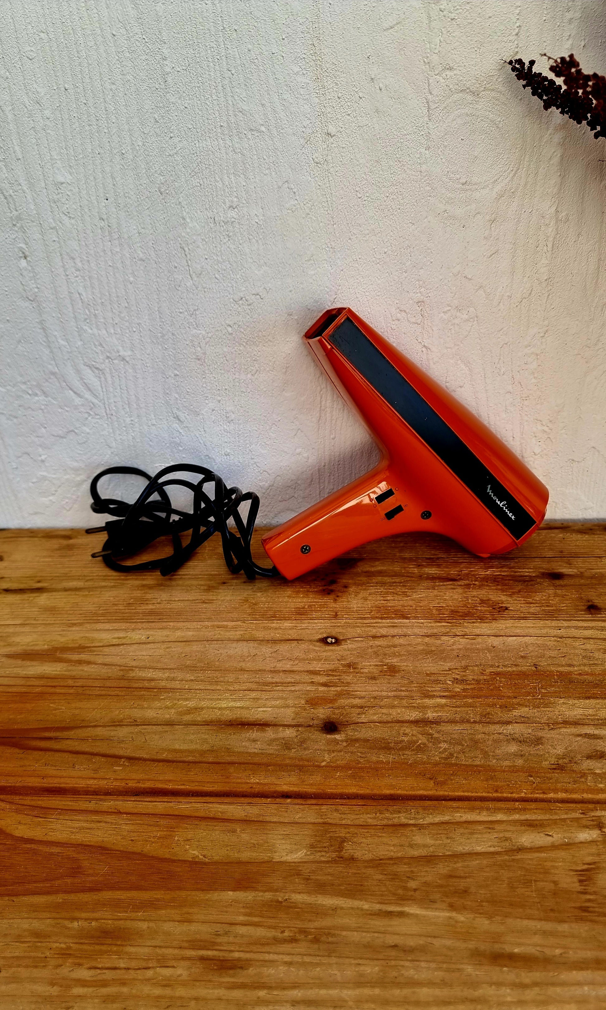 Sèche-cheveux Moulinex orange vintage les kitscheries brocante en ligne
