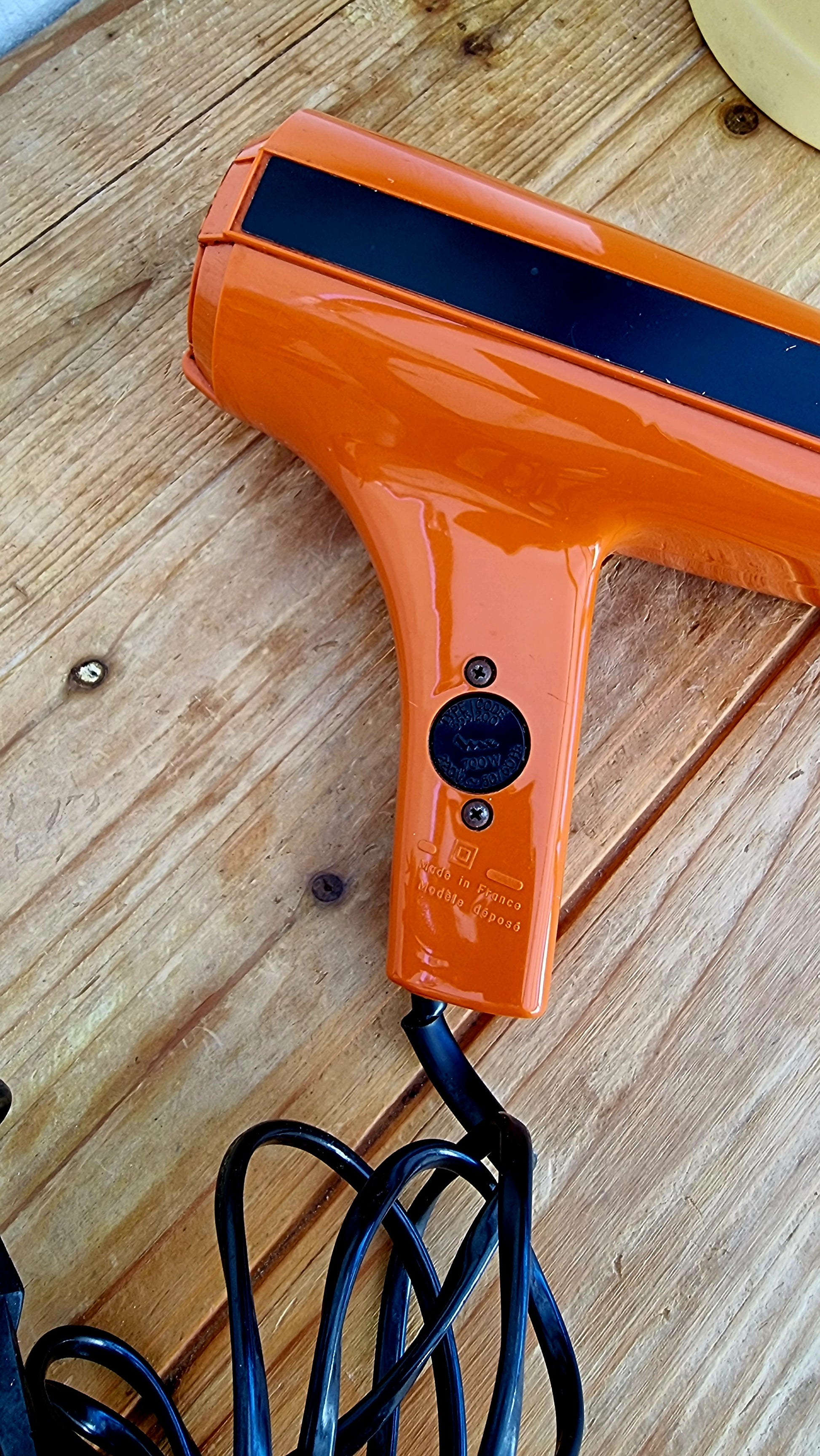 Sèche-cheveux Moulinex orange vintage les kitscheries brocante en ligne