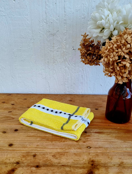 Serviette de bain jaune vintage les kitscheries brocante en ligne