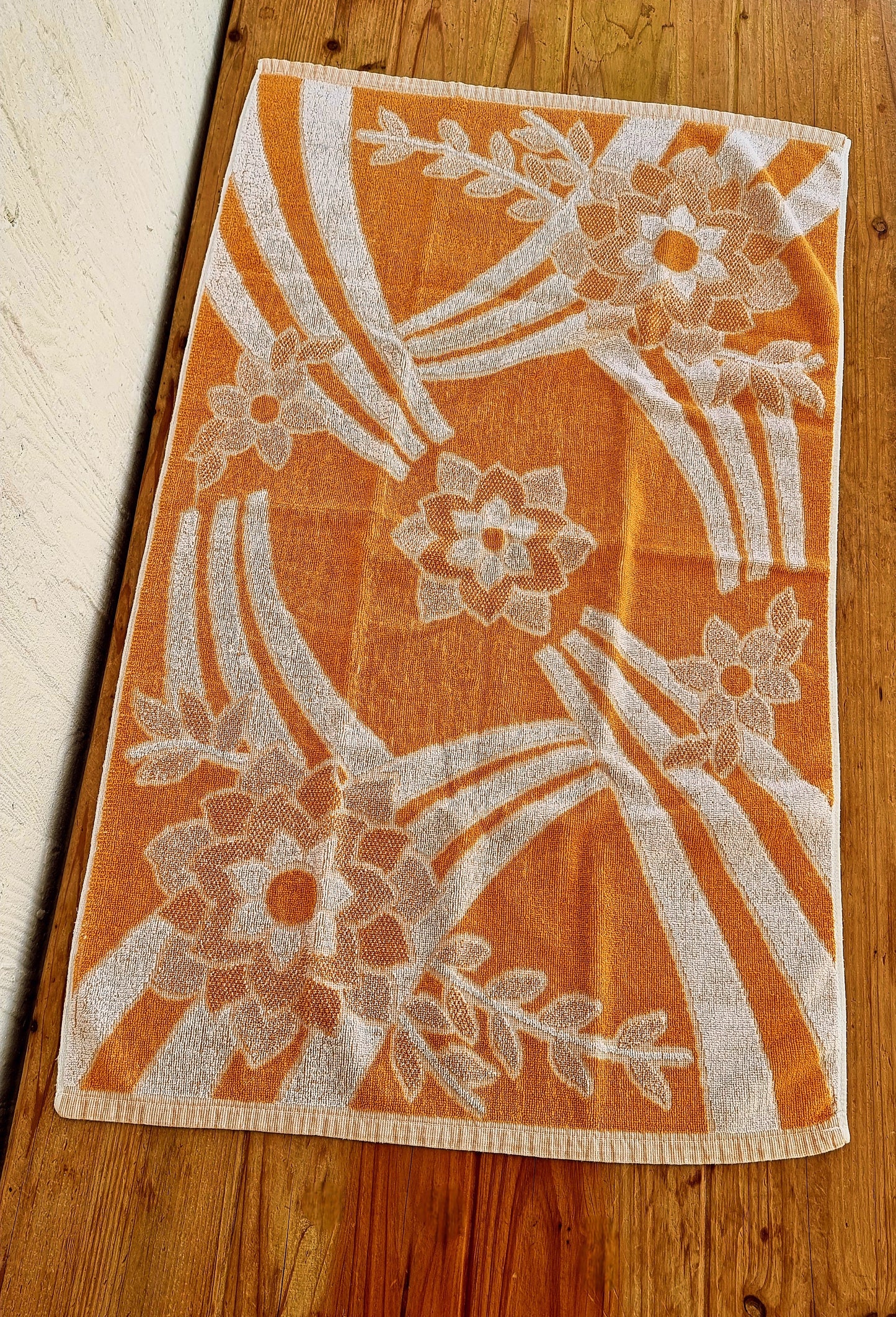 serviette bain vintage orange motif floral années 70
