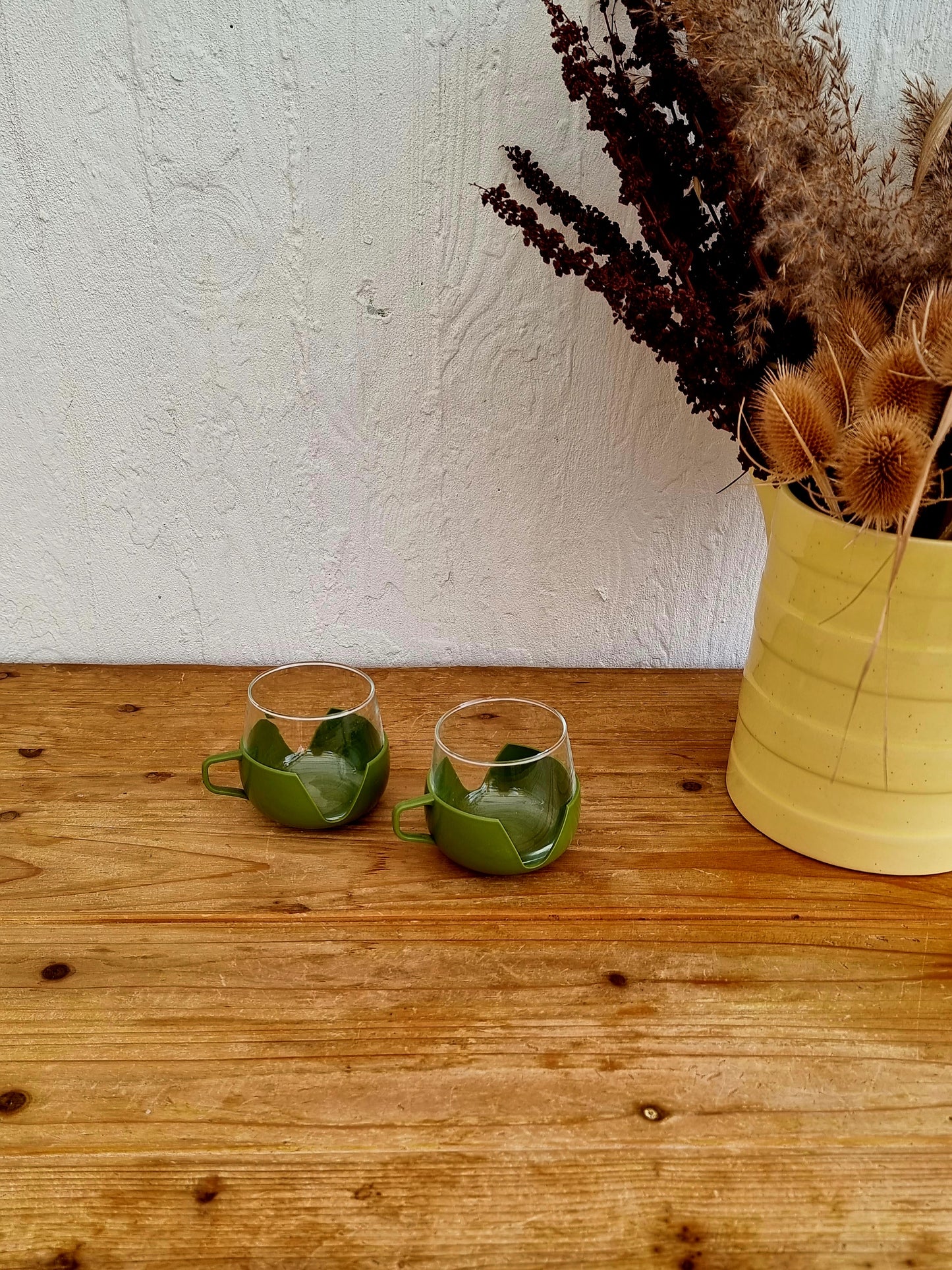 2 tasses en verre et en plastique Hollande vintage les kitscheries brocante en ligne