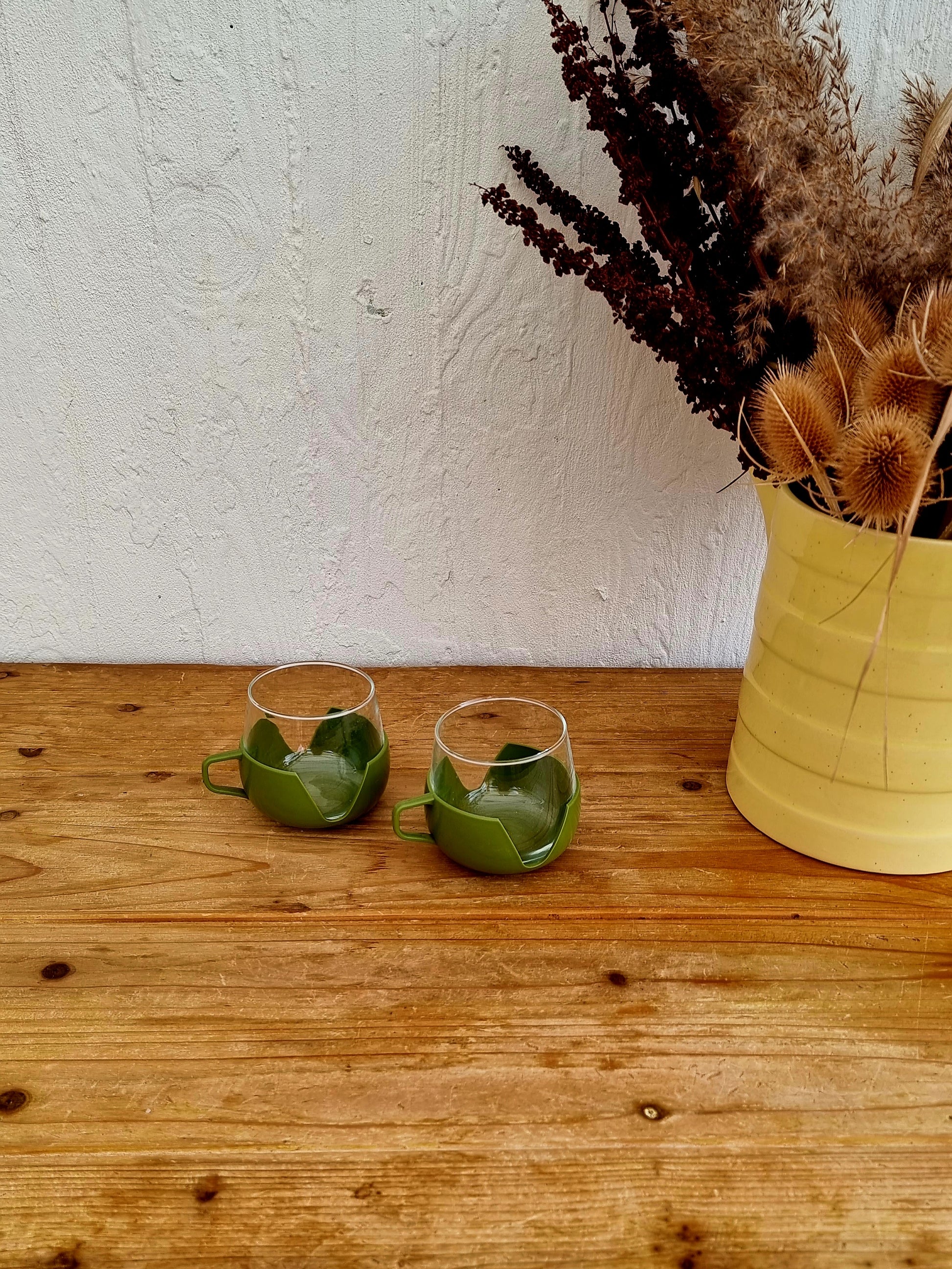 2 tasses en verre et en plastique Hollande vintage les kitscheries brocante en ligne