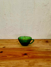 Charger l&#39;image dans la galerie, Lot de 2 tasses Vereco verte vintage les kitscheries brocante en ligne
