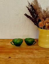 Charger l&#39;image dans la galerie, Lot de 2 tasses Vereco verte vintage les kitscheries brocante en ligne
