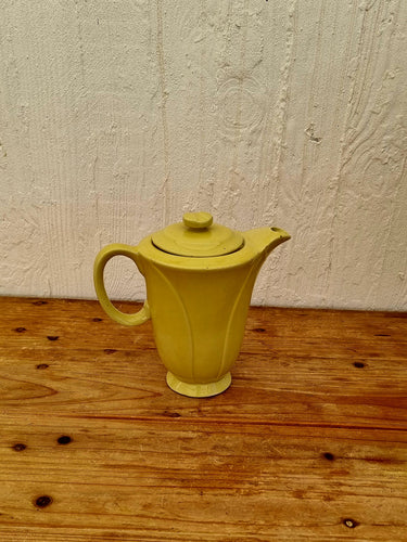 Théière en céramique jaune vintage les kitscheries brocante en ligne