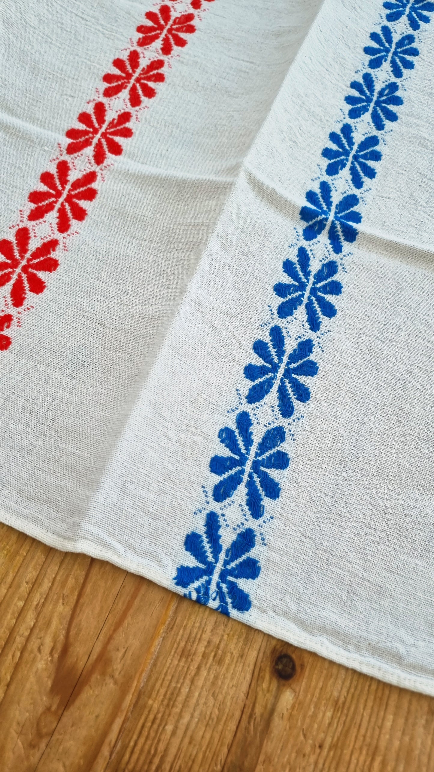 Lot de 3 torchons vintage en lin avec motifs fleuris bleu rouge et vert