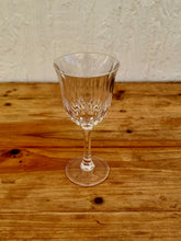 Charger l&#39;image dans la galerie, Lot de 4 verres à pied Capri crystal modèle Concerto les kitscheries brocante en ligne
