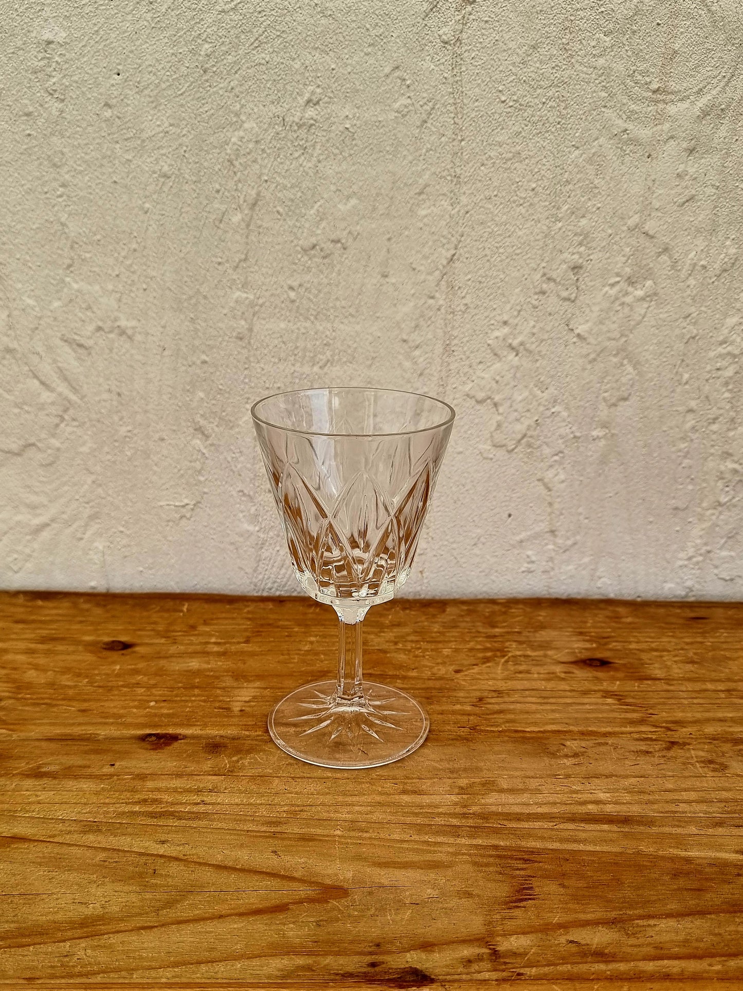 verres à vin vintage verre taillé brocante table décoration