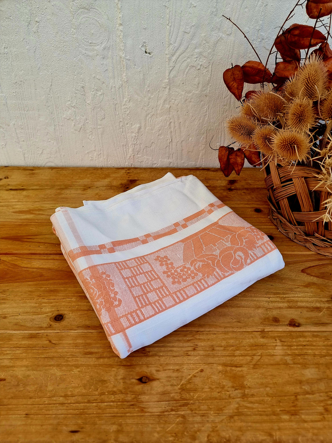 Nappe ancienne damassée orange et blanche les kitscheries