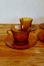 Charger l&#39;image dans la galerie, Lot de 4 tasses avec coupelles en verre vintage les kitscheries
