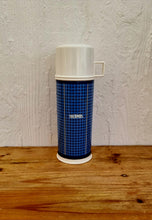 Charger l&#39;image dans la galerie, Bouteille isotherme Thermos bleu vintage les kitscheries
