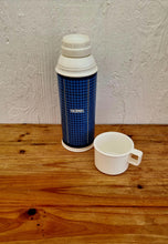 Charger l&#39;image dans la galerie, Bouteille isotherme Thermos bleu vintage les kitscheries
